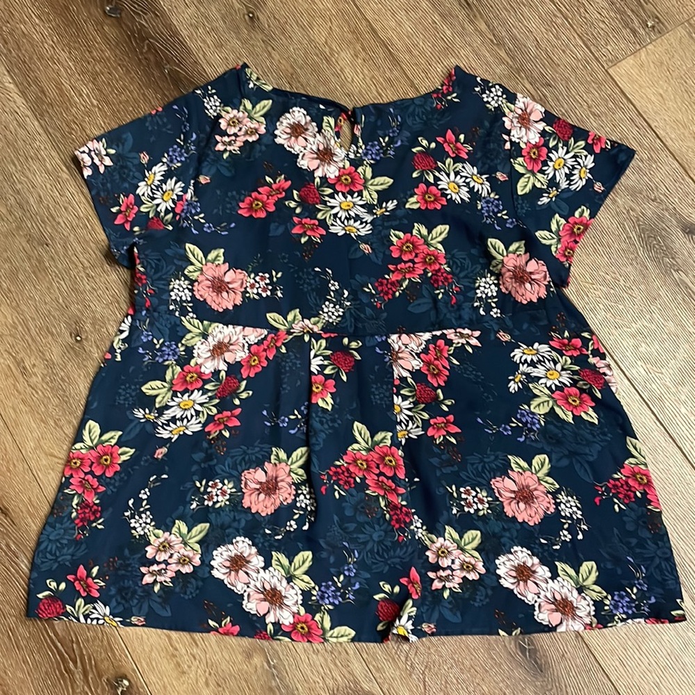 Torrid floral print blouse - Picture 6 of 6